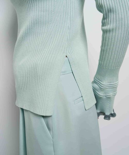 LANVIN en Bleu(ランバンオンブルー)の「カフスデザインリブニット(ニット/セーター・レディース・チャコールグレー/ボルドー/ライトカーキ・38)」の12枚目の写真