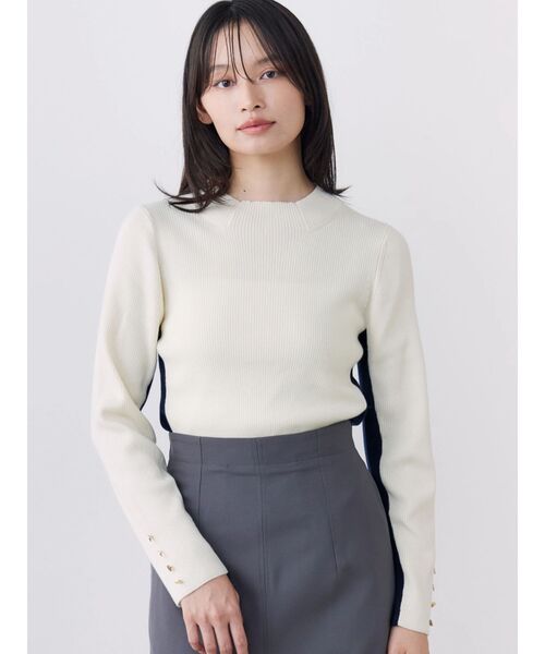 TONAL（トーナル）の「ウォッシャブルウールバイカラーハイネックニット（ニット/セーター・レディース・ライトブルー/オフホワイト/ブラック/ピンク/グレー・MEDIUM）」の8枚目の写真