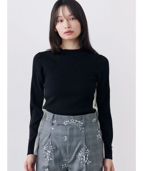 TONAL（トーナル）の「ウォッシャブルウールバイカラーハイネックニット（ニット/セーター・レディース・ライトブルー/オフホワイト/ブラック/ピンク/グレー・MEDIUM）」の21枚目の写真
