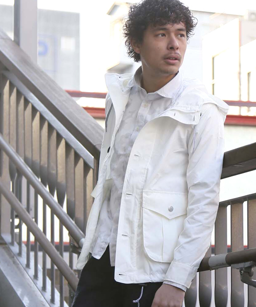 Denime（ドゥニーム）の「POLY/NYLON M/PARKA/ポリエステルナイロン・マウンテンパーカー（マウンテンパーカー・メンズ・オリーブ/オフホワイト・LARGE/MEDIUM）」の14枚目の写真