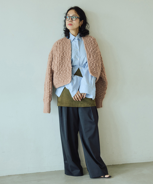 IENA LA BOUCLE（イエナラブークル）の「IENA LA BOUCLE スラブハンドニットショートカーディガン（カーディガン/ボレロ・レディース・キャメル・FREE）」の2枚目の写真