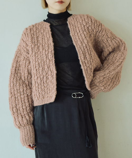 IENA LA BOUCLE（イエナラブークル）の「IENA LA BOUCLE スラブハンドニットショートカーディガン（カーディガン/ボレロ・レディース・キャメル・FREE）」の3枚目の写真