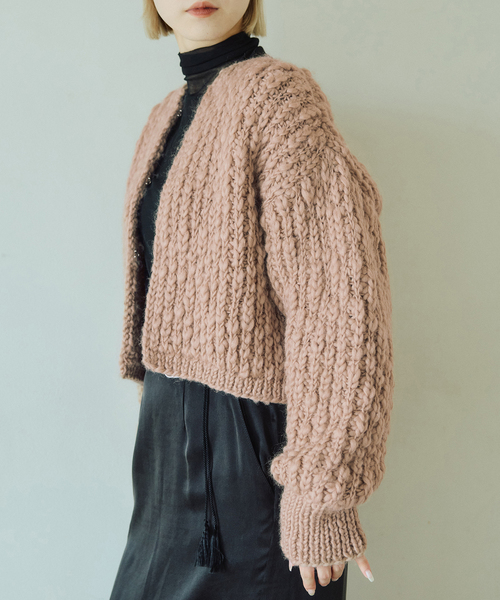 IENA LA BOUCLE（イエナラブークル）の「IENA LA BOUCLE スラブハンドニットショートカーディガン（カーディガン/ボレロ・レディース・キャメル・FREE）」の4枚目の写真