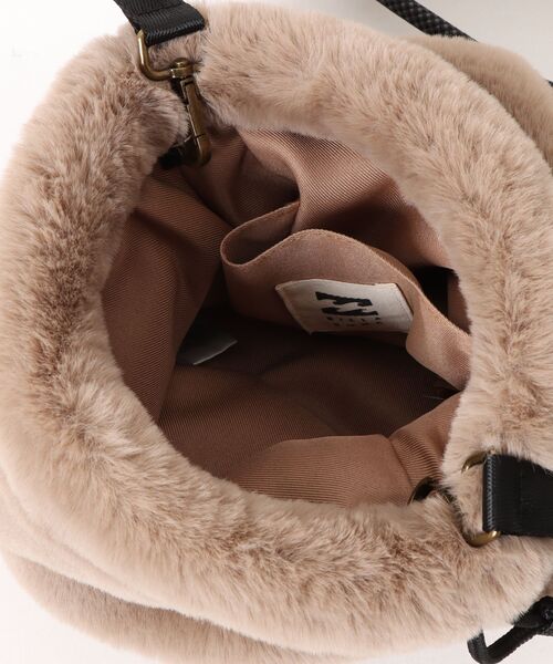 BILLABONG（ビラボン）の「BILLABONG ウィメンズ FUR SHOULDER BAG ショルダーバッグ 【2026年秋冬モデル】（ショルダーバッグ・レディース・アイボリー/ブラウン系その他/ブラック/ベージュ・FREE）」の6枚目の写真