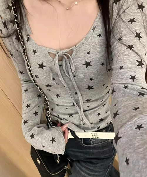 GEMEDA(ジェメダ)の「秋冬新作 星の総柄プリントロングスリーブTシャツ(Tシャツ/カットソー・レディース・モカ/ホワイト/グレー/ブラック・M)」の8枚目の写真