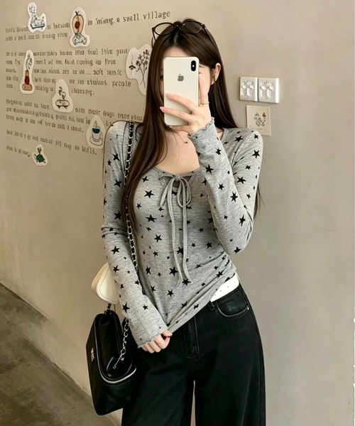 GEMEDA(ジェメダ)の「秋冬新作 星の総柄プリントロングスリーブTシャツ(Tシャツ/カットソー・レディース・モカ/ホワイト/グレー/ブラック・M)」の9枚目の写真