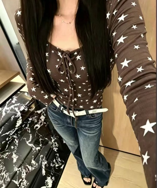 GEMEDA(ジェメダ)の「秋冬新作 星の総柄プリントロングスリーブTシャツ(Tシャツ/カットソー・レディース・モカ/ホワイト/グレー/ブラック・M)」の17枚目の写真