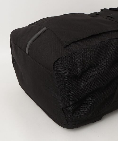 UNDER ARMOUR（アンダーアーマー）の「UAクール バックパック3.0 30リットル（トレーニング/メンズ/レディース）（バックパック/リュック・レディース・ブラック・ONESIZE）」の3枚目の写真