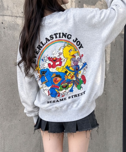 GLAMOROUS JANE(グラマラスジェーン)の「SESAME STREETバックプリントオーバーサイズトレーナー(スウェット・レディース・グリーン/杢グレー/ブラック・FREE)」の5枚目の写真