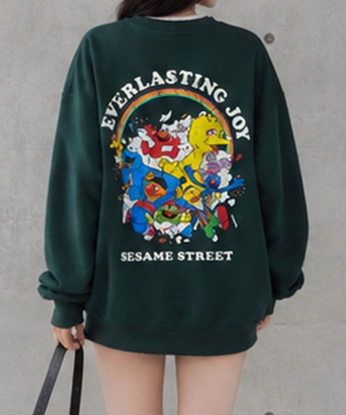 GLAMOROUS JANE(グラマラスジェーン)の「SESAME STREETバックプリントオーバーサイズトレーナー(スウェット・レディース・グリーン/杢グレー/ブラック・FREE)」の6枚目の写真