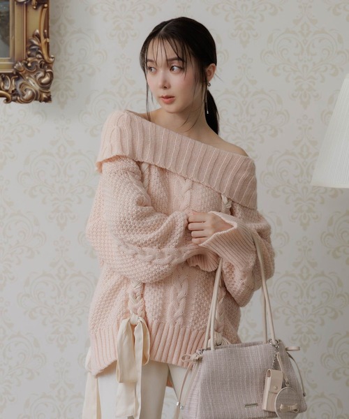 RANDA(ランダ)の「【Classical Ribbon Collection】【選べる丈感】リボンケーブルオフショルダーニット(ニット/セーター・レディース・ホワイト/ピンク/ブラウン・FT/FREE)」の3枚目の写真