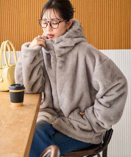 FREAK'S STORE(フリークスストア)の「限定展開 ボリューム ファー フード ジャケット(その他アウター・レディース・ベージュ/グレー/ブラウン・フリ-)」の1枚目の写真