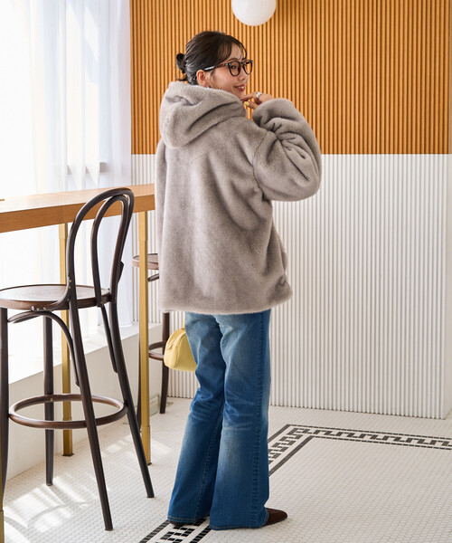 FREAK'S STORE(フリークスストア)の「限定展開 ボリューム ファー フード ジャケット(その他アウター・レディース・ベージュ/グレー/ブラウン・フリ-)」の9枚目の写真