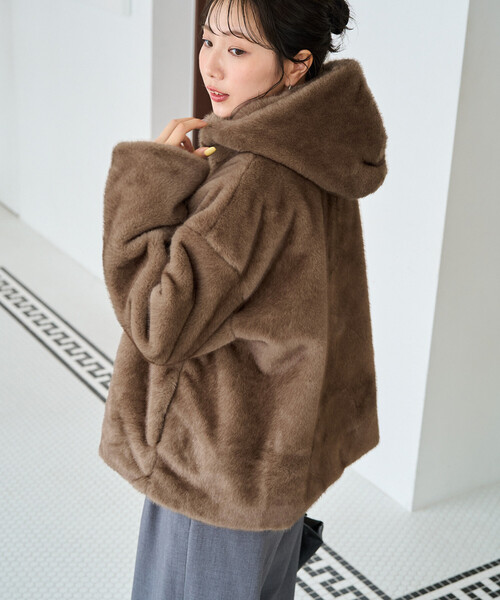 FREAK'S STORE(フリークスストア)の「限定展開 ボリューム ファー フード ジャケット(その他アウター・レディース・ベージュ/グレー/ブラウン・フリ-)」の17枚目の写真