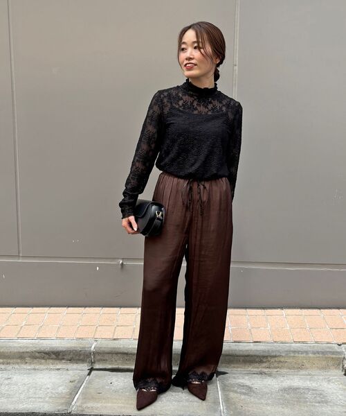 le.coeur blanc(ルクールブラン)の「裾レースサテンパンツ(その他パンツ・レディース・ブルー系その他4/ブラウン・38)」の11枚目の写真