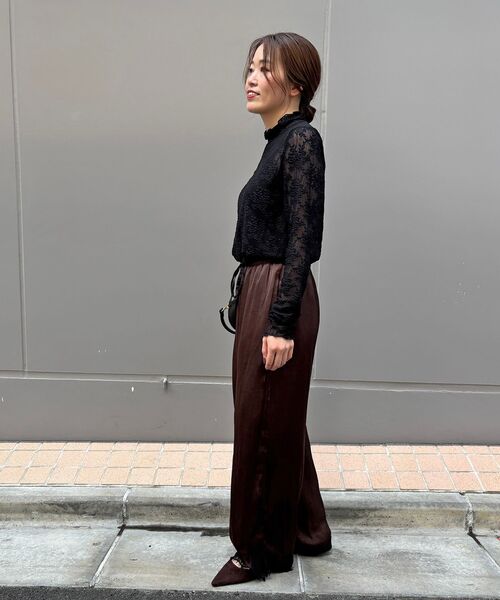 le.coeur blanc(ルクールブラン)の「裾レースサテンパンツ(その他パンツ・レディース・ブルー系その他4/ブラウン・38)」の13枚目の写真