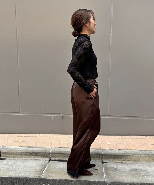 le.coeur blanc(ルクールブラン)の「裾レースサテンパンツ(その他パンツ・レディース・ブルー系その他4/ブラウン・38)」の14枚目の写真