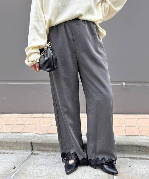 le.coeur blanc(ルクールブラン)の「裾レースサテンパンツ(その他パンツ・レディース・ブルー系その他4/ブラウン・38)」の17枚目の写真