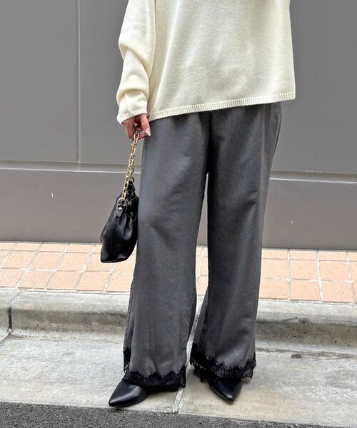 le.coeur blanc(ルクールブラン)の「裾レースサテンパンツ(その他パンツ・レディース・ブルー系その他4/ブラウン・38)」の18枚目の写真