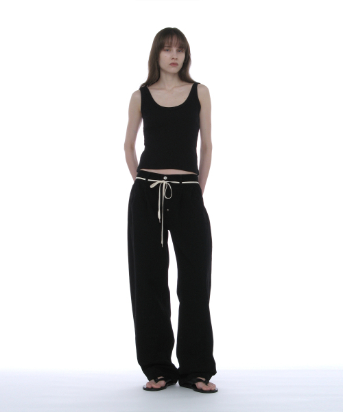 PARTIMENTO WOMEN(パルティメントウィメン)の「ドローストリングリワークドプリーツバギージーンズ_ブラック(デニムパンツ・レディース・その他・SMALL)」の1枚目の写真