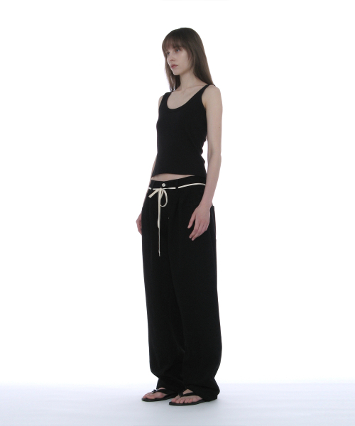 PARTIMENTO WOMEN(パルティメントウィメン)の「ドローストリングリワークドプリーツバギージーンズ_ブラック(デニムパンツ・レディース・その他・SMALL)」の3枚目の写真