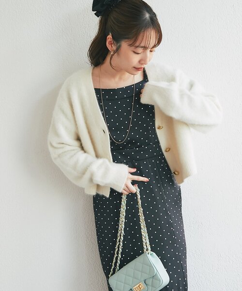 La boutique BonBon（ラブティックボンボン）の「ヘアリーウールカシミヤ混メタルボタンカーディガン（ニット/セーター・レディース・モカ/ピンク/オフホワイト・FREE）」の2枚目の写真