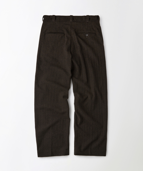 OUTSTANDING(アウトスタンディング)の「WOOL HERRINGBONE OFFICER TROUSERS_D.BROWN(スラックス・メンズ・その他・LARGE/SMALL/MEDIUM)」の2枚目の写真