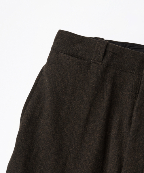 OUTSTANDING(アウトスタンディング)の「WOOL HERRINGBONE OFFICER TROUSERS_D.BROWN(スラックス・メンズ・その他・LARGE/SMALL/MEDIUM)」の8枚目の写真