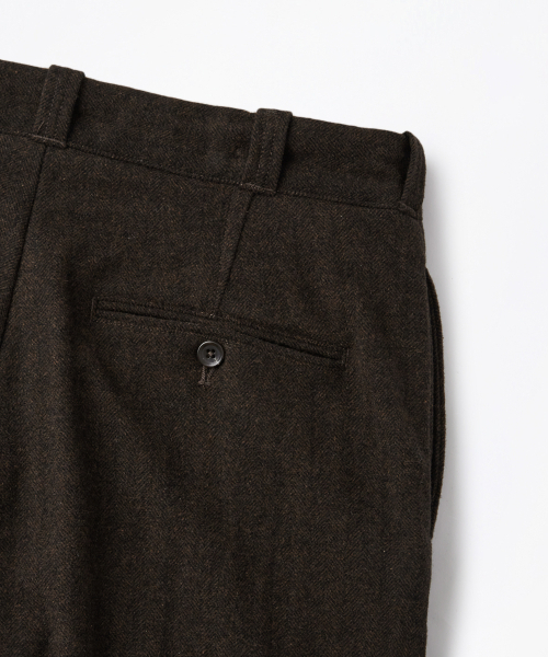 OUTSTANDING(アウトスタンディング)の「WOOL HERRINGBONE OFFICER TROUSERS_D.BROWN(スラックス・メンズ・その他・LARGE/SMALL/MEDIUM)」の9枚目の写真