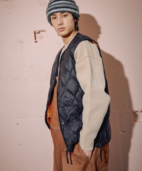 TAION(タイオン)の「【TAION(タイオン)】別注MILITARY CREW NECK BUTTON DOWN JKT(ダウンベスト・メンズ・グリーン/ブラック・MEDIUM/LARGE)」の6枚目の写真