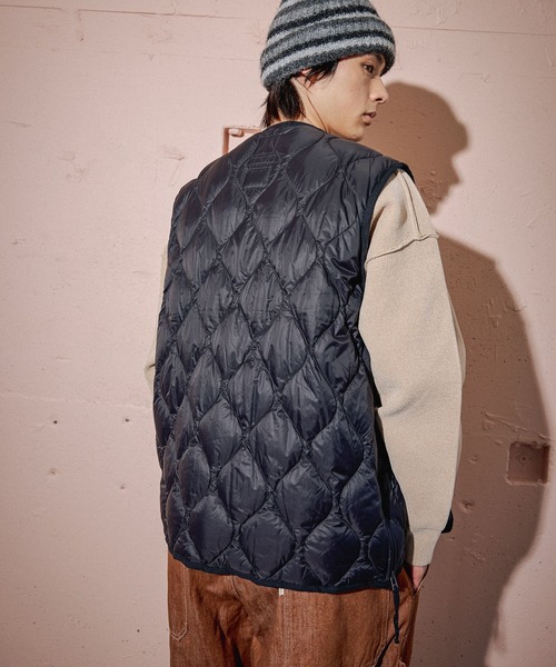 TAION(タイオン)の「【TAION(タイオン)】別注MILITARY CREW NECK BUTTON DOWN JKT(ダウンベスト・メンズ・グリーン/ブラック・MEDIUM/LARGE)」の7枚目の写真