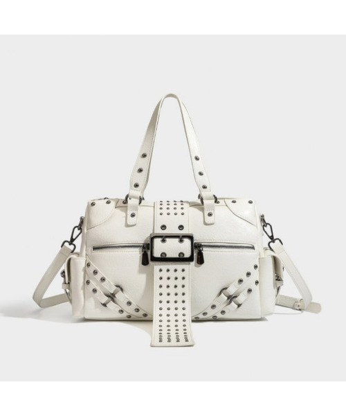LA MODE MAQI(ラモードマキ)の「高品質スタッズバックルボストンバッグ(ボストンバッグ・レディース・ブラック/ピンク/アイボリー・FREE)」の2枚目の写真