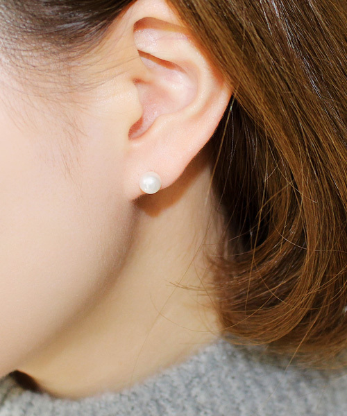 【K10】フォルムパールピアス/淡水パール/BOXつき(ピアス(両耳用))|Phoebe(フィービィー) 【K10】フォルムパールピアス/淡水パール/BOXつき(ピアス(両耳用))|Phoebe(フィービィー)