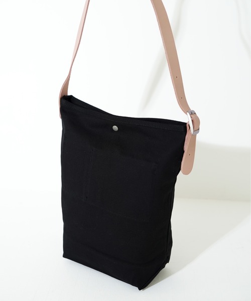 CONVERSE（コンバース）の「【CONVERSE/コンバース】CANVAS LEATHER SHOULBAG（ショルダーバッグ・レディース・オフホワイト/ベージュ/ブラック/ネイビー/グレー・FREE）」の15枚目の写真