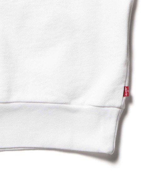Levi's（リーバイス）の「Levi's/リーバイス クルーネックスウェットシャツ GRAPHIC CREW SWTSHIRT- G HM AMA CREW GAP WHITE Graphic（スウェット・メンズ・ナチュラル・MEDIUM/X-SMALL/SMALL/LARGE/X-LARGE/XX-LARGE）」の2枚目の写真
