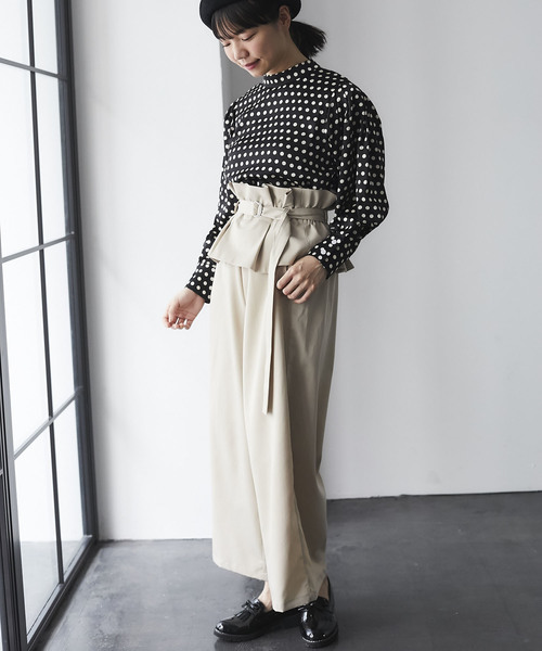 and R(アンドアール)の「ウエストタックワイドパンツ(その他パンツ・レディース・グレー/ライトベージュ・FREE)」の8枚目の写真