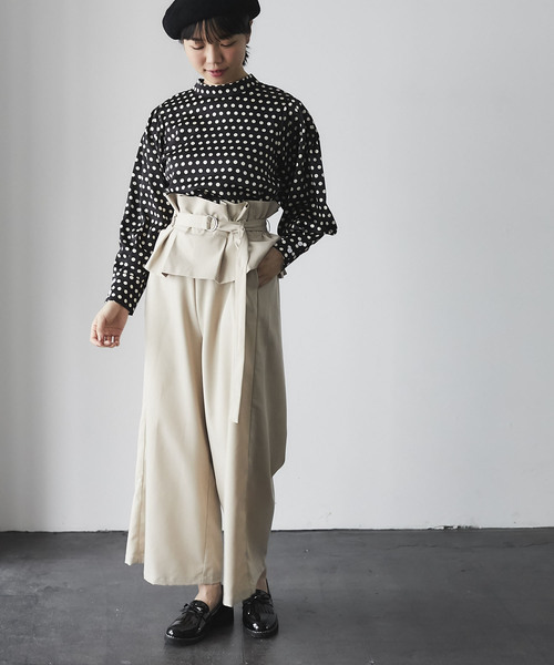 and R(アンドアール)の「ウエストタックワイドパンツ(その他パンツ・レディース・グレー/ライトベージュ・FREE)」の11枚目の写真