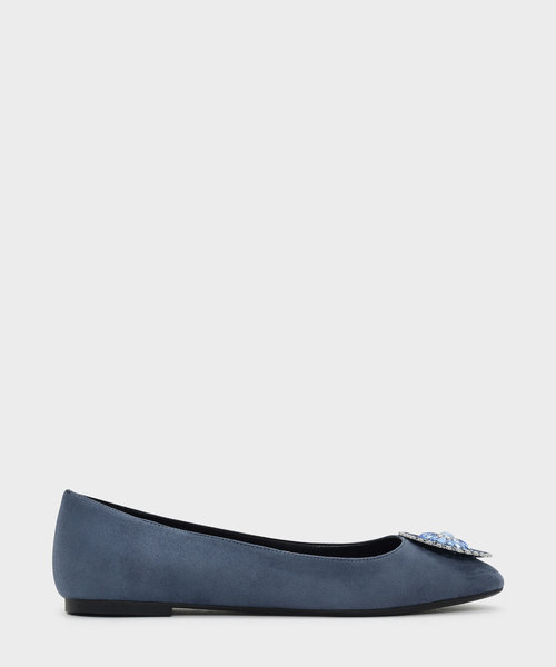 CHARLES & KEITH(チャールズ & キース)の「エンベリッシュポインテッドバレリーナ / EMBELLISHED POINTED BALLERINAS(バレエシューズ・レディース・ブラック/ブルー/バーガンディー・22.5cm/23cm/23.5cm/24.5cm/25cm/25.5cm)」の2枚目の写真