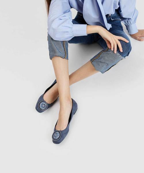 CHARLES & KEITH(チャールズ & キース)の「エンベリッシュポインテッドバレリーナ / EMBELLISHED POINTED BALLERINAS(バレエシューズ・レディース・ブラック/ブルー/バーガンディー・22.5cm/23cm/23.5cm/24.5cm/25cm/25.5cm)」の10枚目の写真
