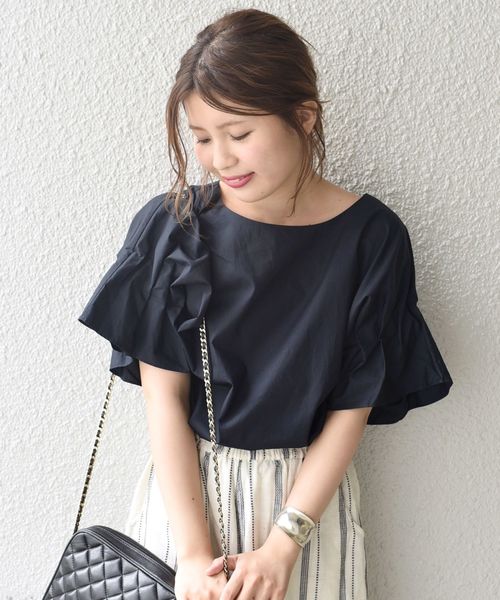 Khaju（カージュ）の「Khaju:タックスリーブブラウス【一部店舗・WEB限定】◇（シャツ/ブラウス・レディース・ベージュ/ネイビー/マスタード・ONE SIZE）」の3枚目の写真