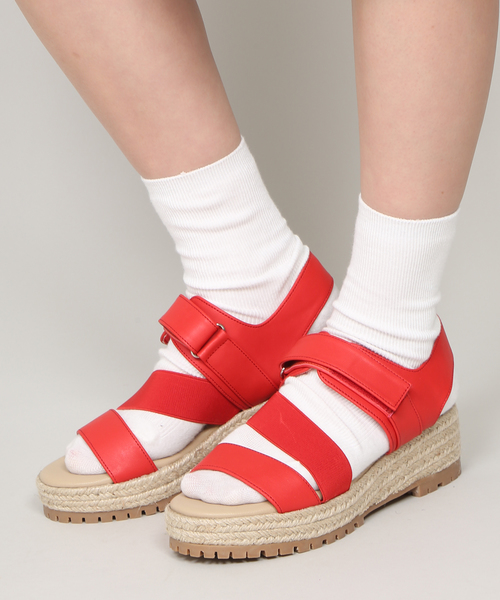 PUNYUS（プニュズ）の「ベルトジュ－トサンダル（サンダル・レディース・ブラック/レッド/カーキ・1/2/4/3）」の3枚目の写真