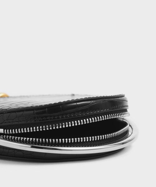 CHARLES & KEITH（チャールズ & キース）の「クロックエフェクト メタルトップハンドルサーキュラーポーチ / Croc-Effect Metal Top Handle Circular Pouch（ハンドバッグ・レディース・ホワイト/ブラック/ベージュ・S）」の10枚目の写真