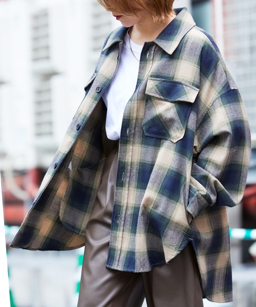 MONO-MART（モノマート）の「オーバーサイズCPO シャツジャケット ワークシャツ/シャツブルゾン（ブルゾン・メンズ・ワンウォッシュ/レオパード/ベージュ/ブラック/チェック/ライトインディゴブルー/ブラック系その他/ストライプ/ベージュ系その他/オフホワイト/ブラック系その他3/ブラック系その他4/ベージュ系その他2/ベージュ系その他3/ブラック系その他2/アイボリー/ブラウン/オリーブ/グレイッシュベージュ/ダークブラウン/ネイビー/ブラック系その他5/モカ/カーキ/ホワイト系その他・M/L）」の17枚目の写真