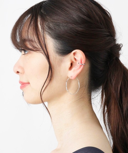COCOSHNIK（ココシュニック）の「K10ラップチェーン フープピアス（YG×WG）小（ピアス（両耳用）・レディース・ホワイト系その他4・00）」の10枚目の写真