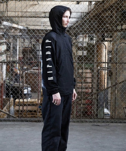 RIPNDIP（リップンディップ）の「RIPNDIP(リップンディップ) Nerm IRL リムーバブル アノラックフードジャケット（ナイロンジャケット・メンズ・ブラック・M/L）」の2枚目の写真