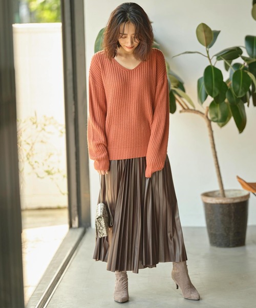 KOBE LETTUCE（コウベレタス）の「レザーライクプリーツスカート（スカート・レディース・アイボリー/ブラック/ブラウン・FREE）」の3枚目の写真