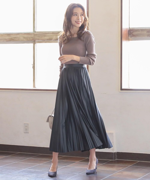 KOBE LETTUCE（コウベレタス）の「レザーライクプリーツスカート（スカート・レディース・アイボリー/ブラック/ブラウン・FREE）」の7枚目の写真