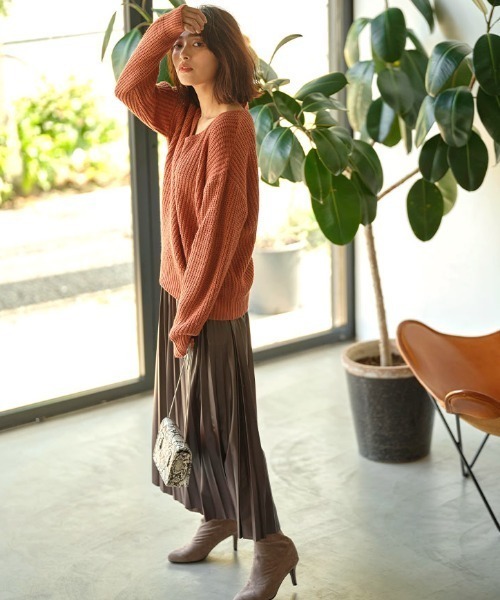 KOBE LETTUCE（コウベレタス）の「レザーライクプリーツスカート（スカート・レディース・アイボリー/ブラック/ブラウン・FREE）」の10枚目の写真