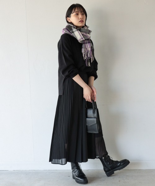 PAGEBOY（ページボーイ）の「チェックBIGストール(ボリュームマフラー)（マフラー・レディース・ホワイト系その他/ブラック系その他/ベージュ系その他・FREE）」の4枚目の写真