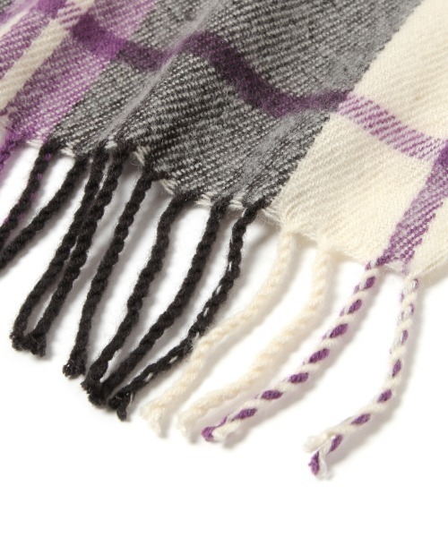 PAGEBOY（ページボーイ）の「チェックBIGストール(ボリュームマフラー)（マフラー・レディース・ホワイト系その他/ブラック系その他/ベージュ系その他・FREE）」の10枚目の写真